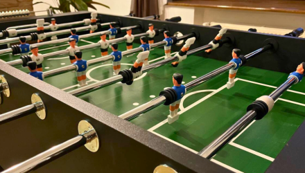 В ресторане парк-отеля «Беловежская пуща» появился настольный футбол